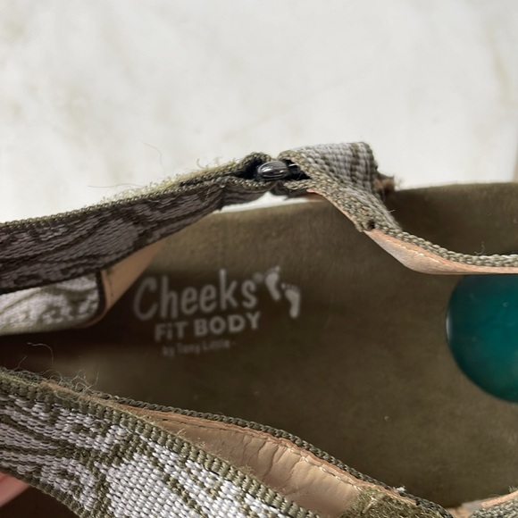 Cheeks Fit Body by Tony Little olive green and gray strap support sandal size 9 - Picture 4 of 11